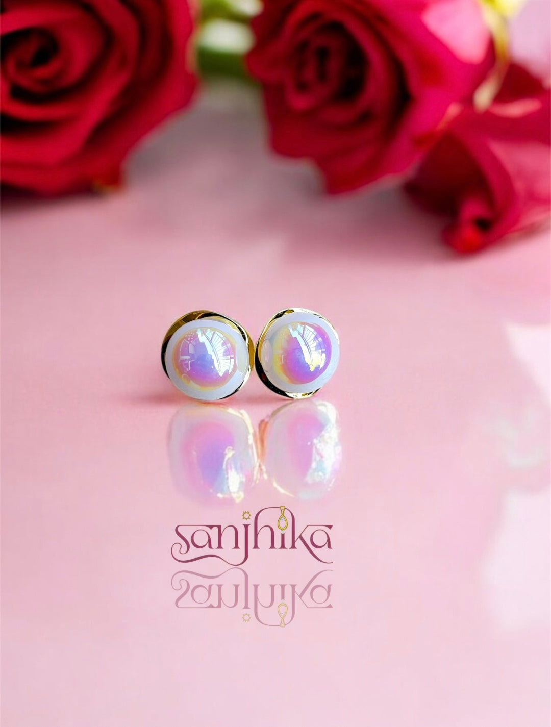 Round Pearl Studs